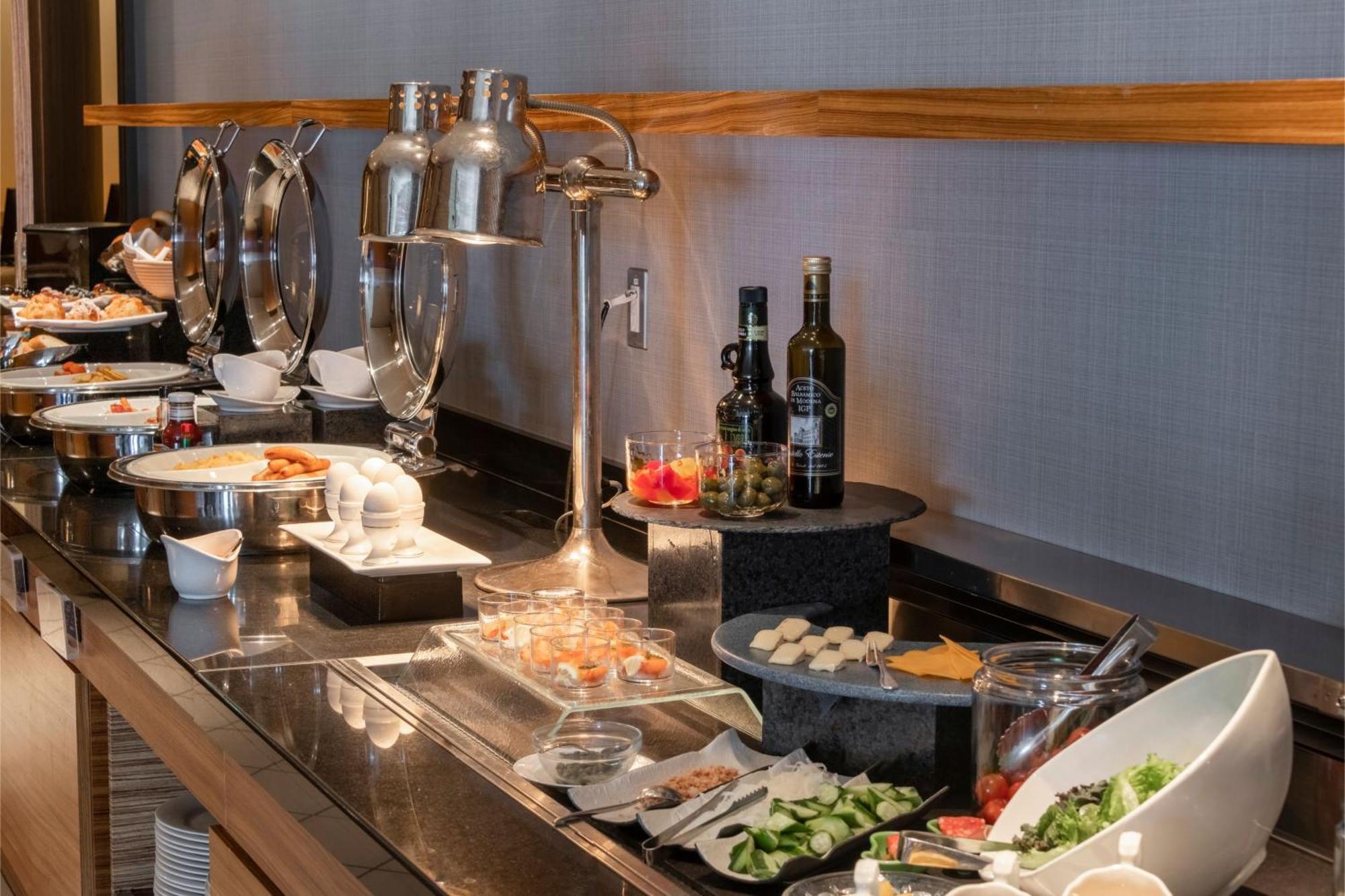 เอเอ็นเอ คราวน์ พลาซ่า โกเบ Hotel ภายนอก รูปภาพ A salad bar