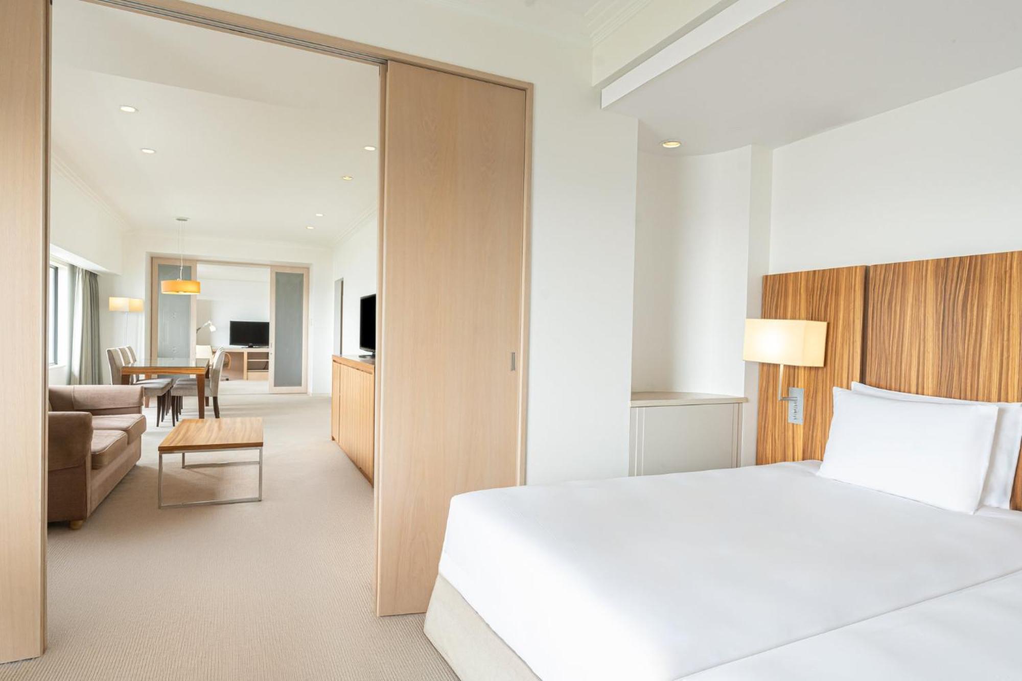 เอเอ็นเอ คราวน์ พลาซ่า โกเบ Hotel ภายนอก รูปภาพ A suite at the hotel